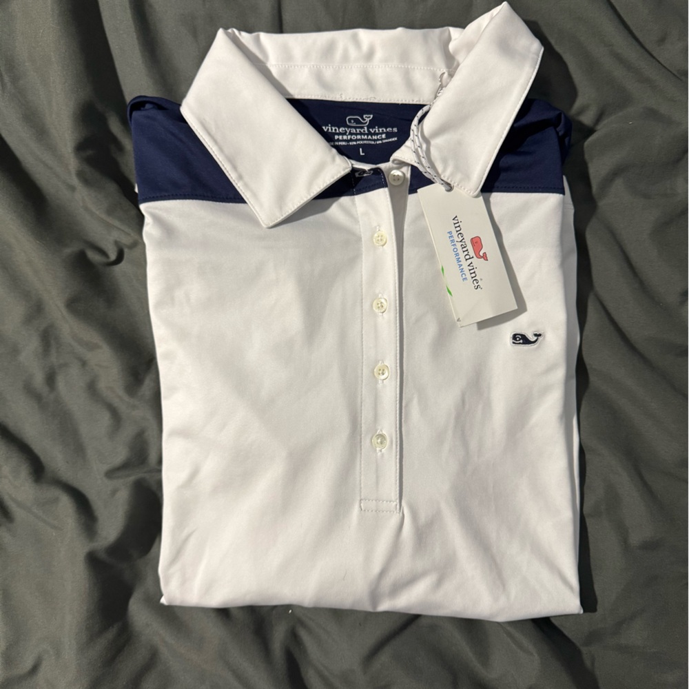 Vineyard vines White and Navy women’s Shirt